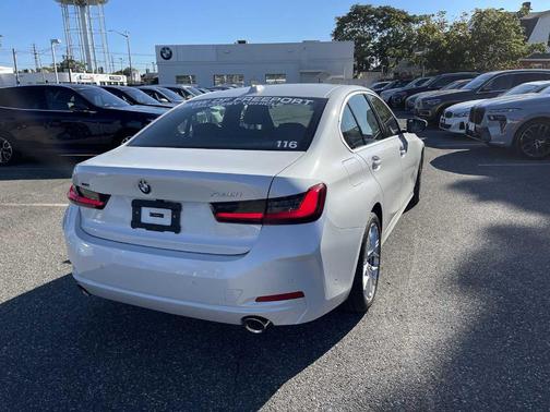 2025 BMW 330 i xDrive