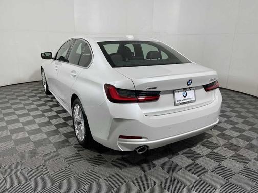 2025 BMW 330 i xDrive