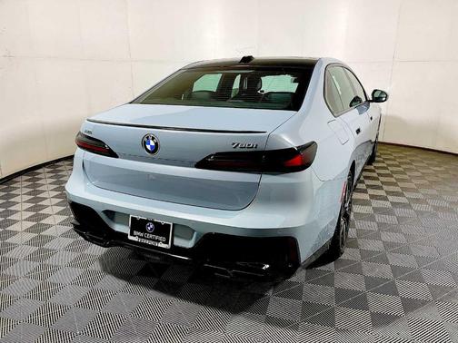 2023 BMW 760 760i xDrive