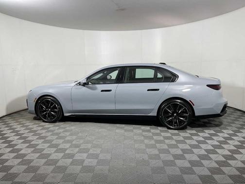 2023 BMW 760 760i xDrive