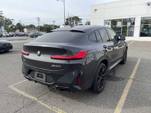 2025 BMW X4 M40i