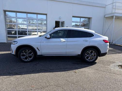 2022 BMW X4 xDrive30i
