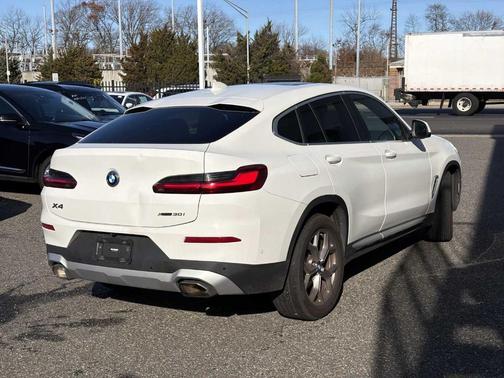 2022 BMW X4 xDrive30i