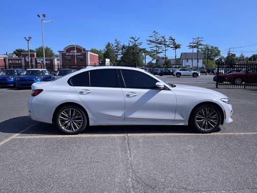 2023 BMW 330 i xDrive