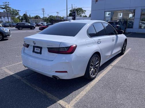 2023 BMW 330 i xDrive