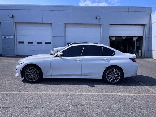 2023 BMW 330 i xDrive