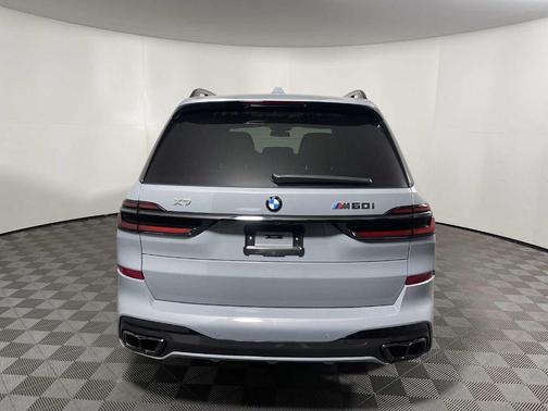 2025 BMW X7 M60i