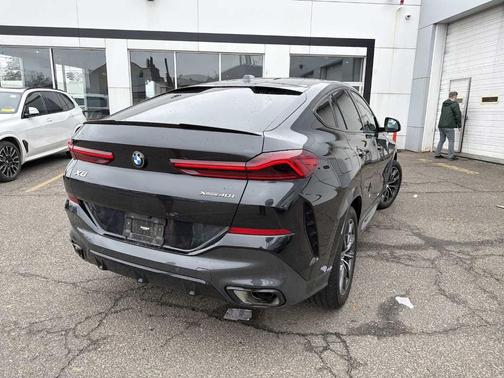 Black Sapphire Metallic 2024 BMW X6 xDrive40i