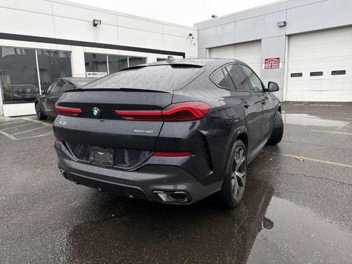 2023 BMW X6 xDrive40i
