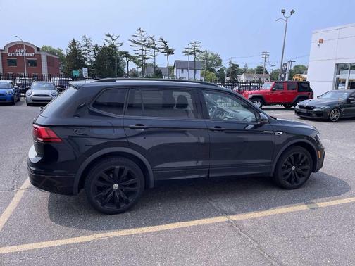 2021 Volkswagen Tiguan 2.0T SE R-Line Black