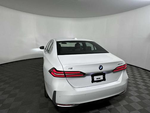 2026 BMW i5 xDrive40