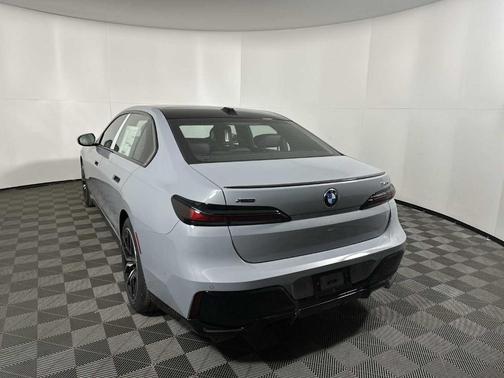 2026 BMW 740 i xDrive