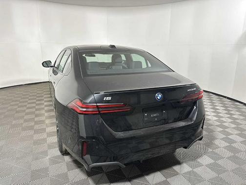 2026 BMW i5 xDrive40