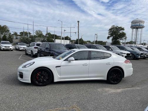 2015 Porsche Panamera GTS