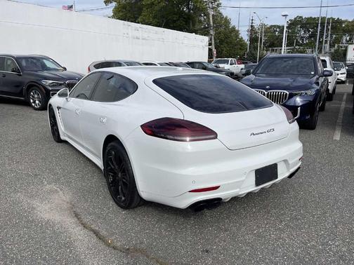 2015 Porsche Panamera GTS