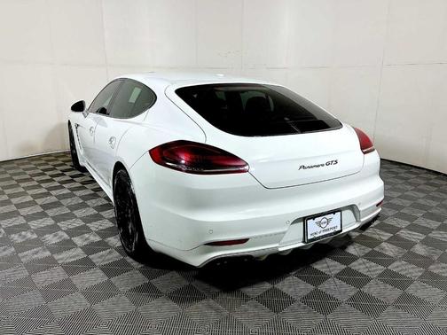 2015 Porsche Panamera GTS