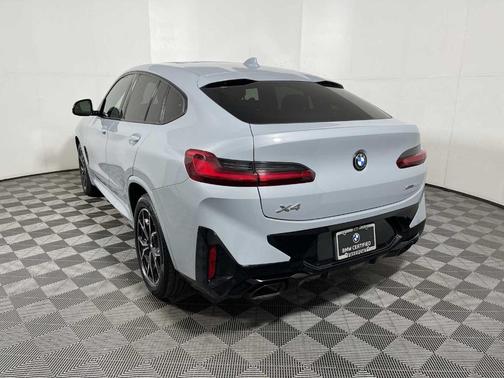 2023 BMW X4 xDrive30i