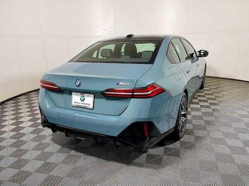 2024 BMW i5 M60