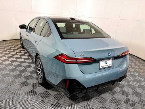2024 BMW i5 M60