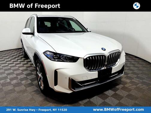 Mineral White Metallic 2024 BMW X5 xDrive40i