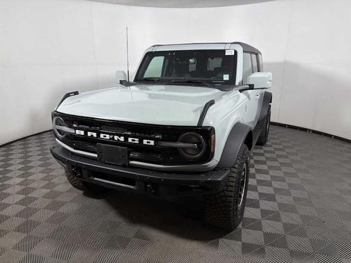 Cactus Green / Gray 2022 Ford Bronco Outer Banks