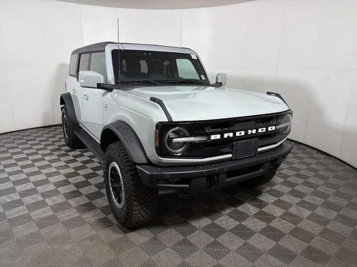 Cactus Green / Gray 2022 Ford Bronco Outer Banks