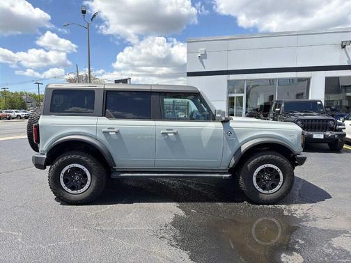 Cactus Green / Gray 2022 Ford Bronco Outer Banks