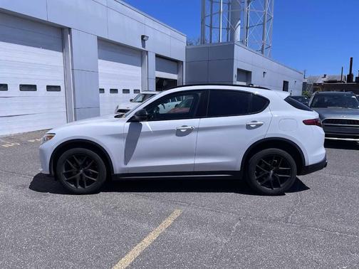 2019 Alfa Romeo Stelvio Sport