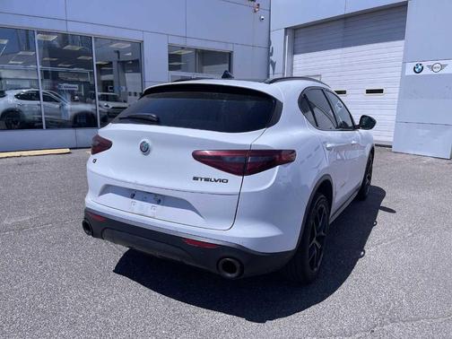 2019 Alfa Romeo Stelvio Sport