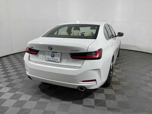 2025 BMW 330 i xDrive