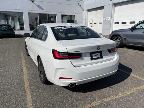 2025 BMW 330 i xDrive