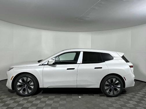 2026 BMW iX xDrive60