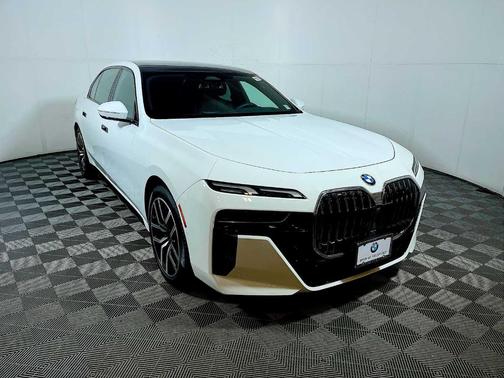 2025 BMW 740 i xDrive