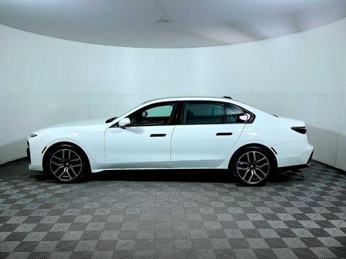2025 BMW 740 i xDrive