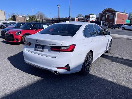 2022 BMW 330 i xDrive