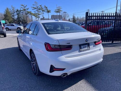 2022 BMW 330 i xDrive