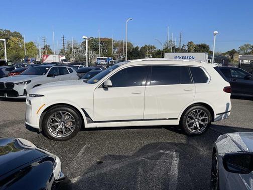 2024 BMW X7 xDrive40i