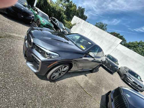 2022 BMW X6 M50i