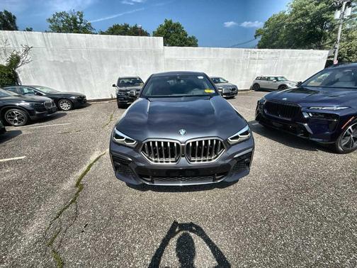 2022 BMW X6 M50i