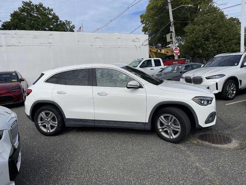 2022 Mercedes-Benz GLA 250 Base 4MATIC