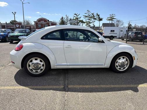 2018 Volkswagen Beetle 2.0T Coast