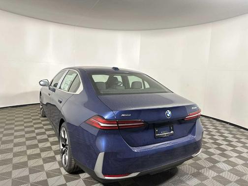 2026 BMW 530 i xDrive