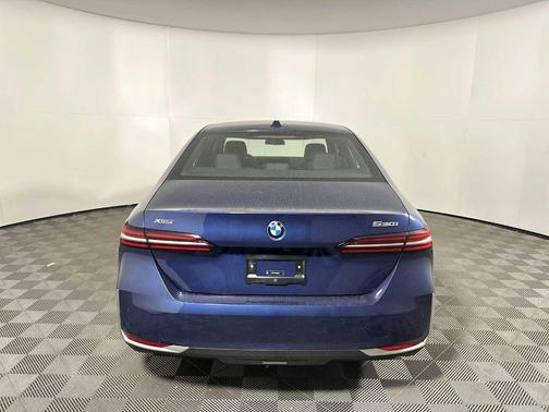 2026 BMW 530 i xDrive