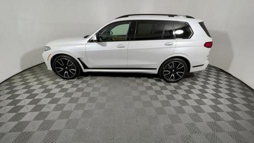 Photo 5 of 27 of 2019 BMW X7 xDrive50i