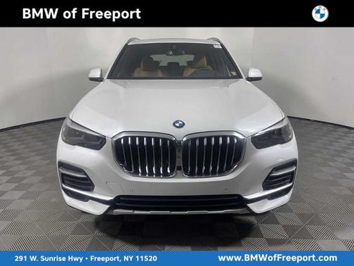 Mineral White Metallic 2023 BMW X5 xDrive40i