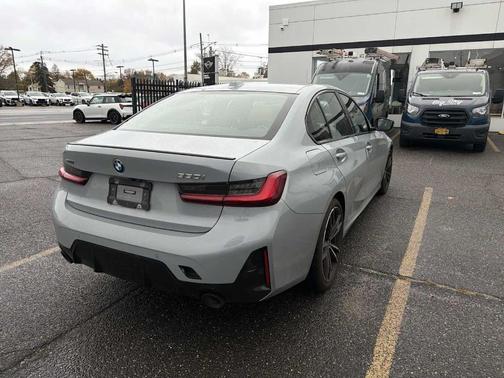 2023 BMW 330 i xDrive