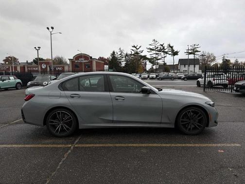 2023 BMW 330 i xDrive