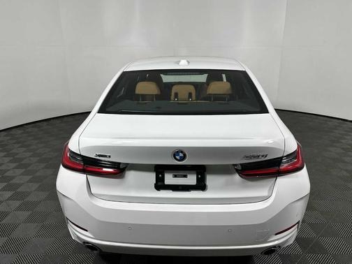 2025 BMW 330 i xDrive