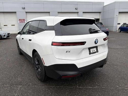 Alpine White 2024 BMW iX xDrive50