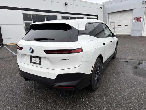 Alpine White 2024 BMW iX xDrive50